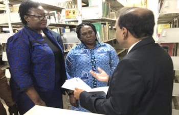 High Commissioner visited India Corner at Sam Jonah Library of University of Cape Coast